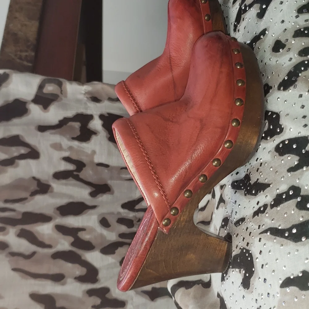 Frye Clog/Mules/heels - Picture 3 of 10